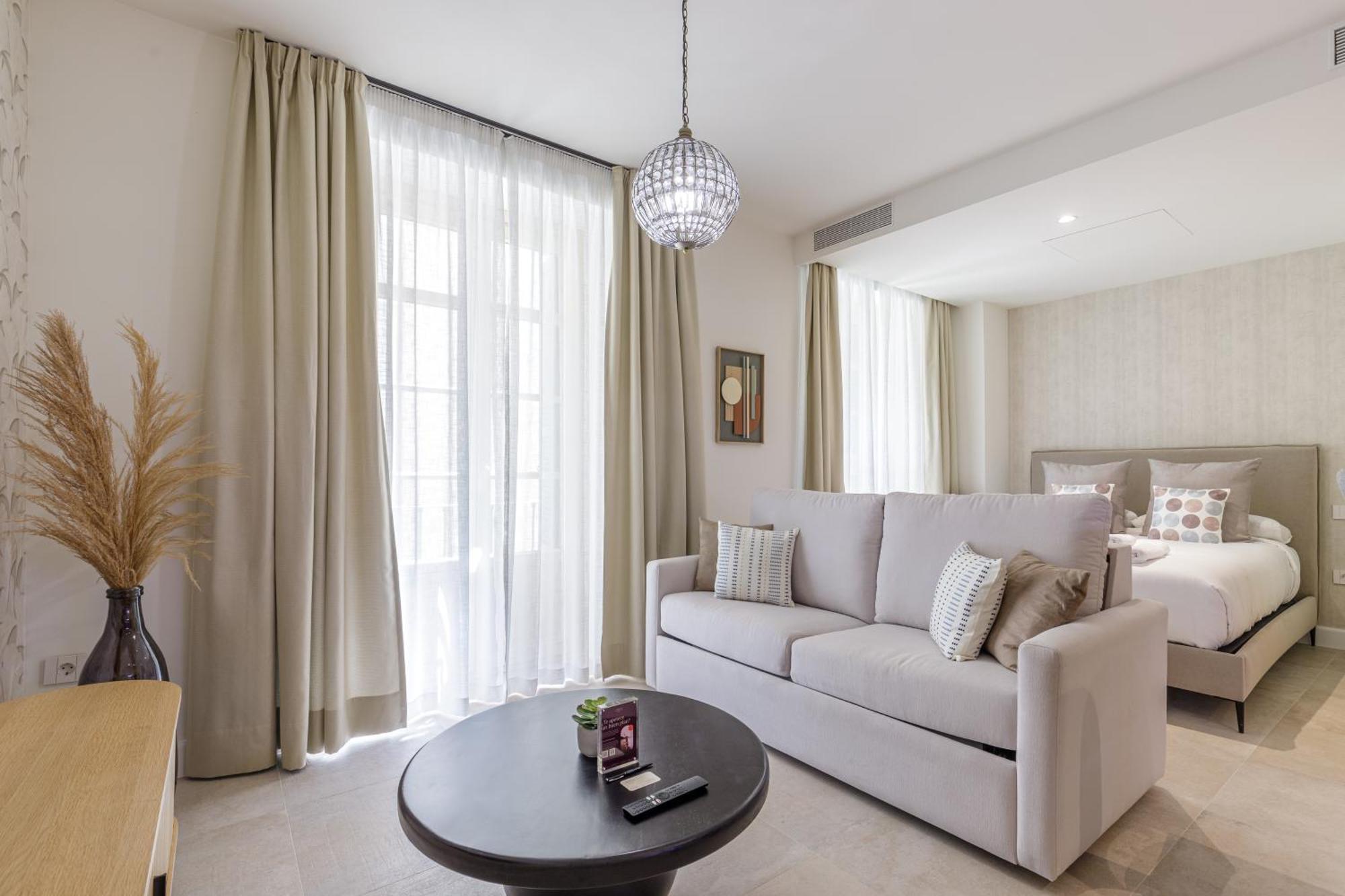 Plaza Del Siglo & Boutique By Caleta Homes *