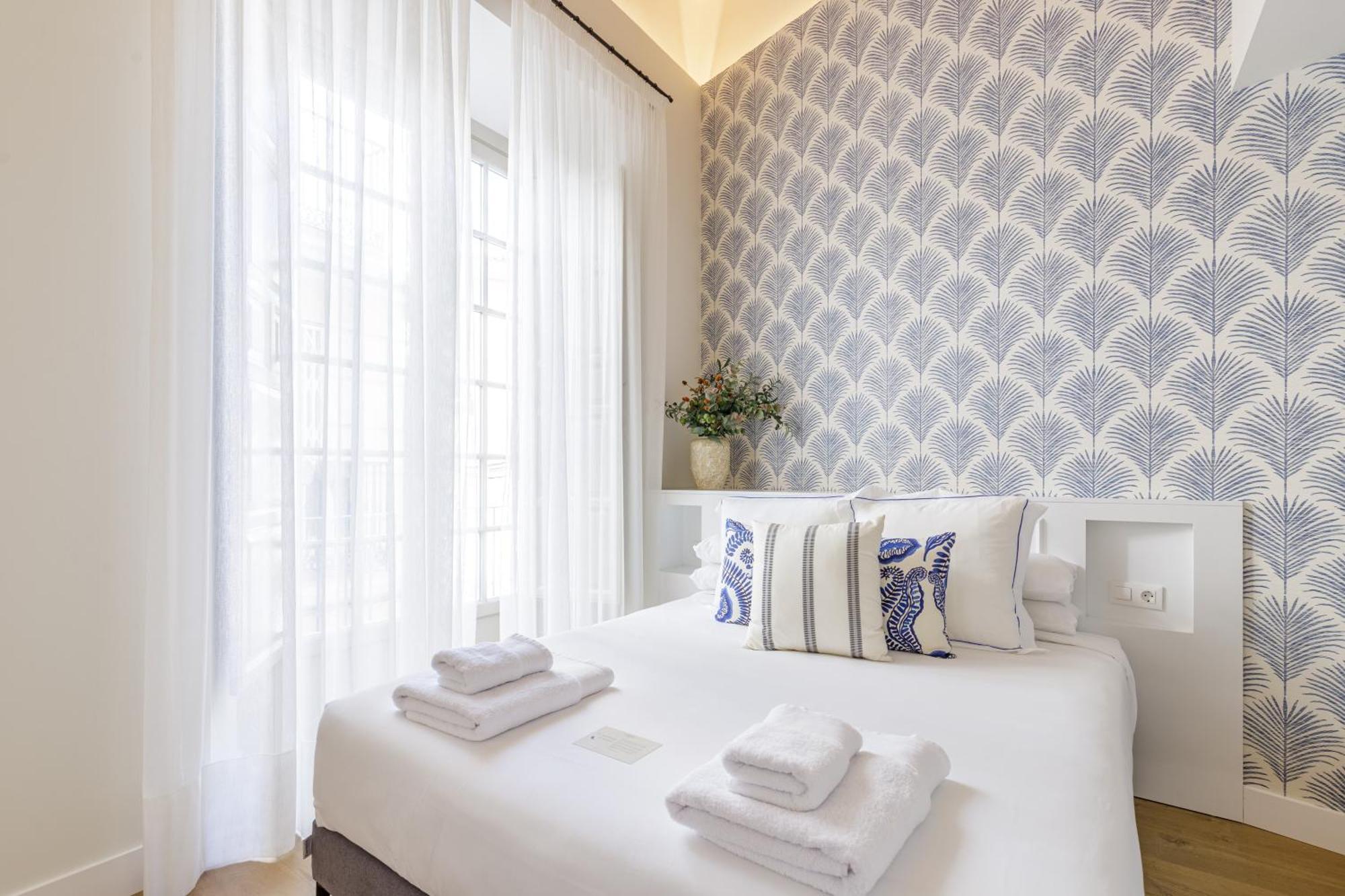Apartamento Palacio Vegafuente By Caleta Homes