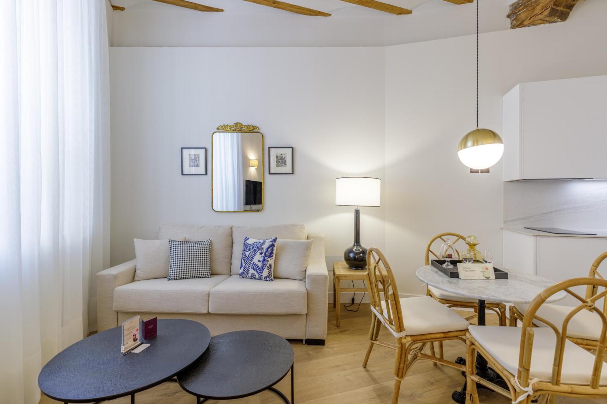 Apartamento Palacio Vegafuente By Caleta Homes