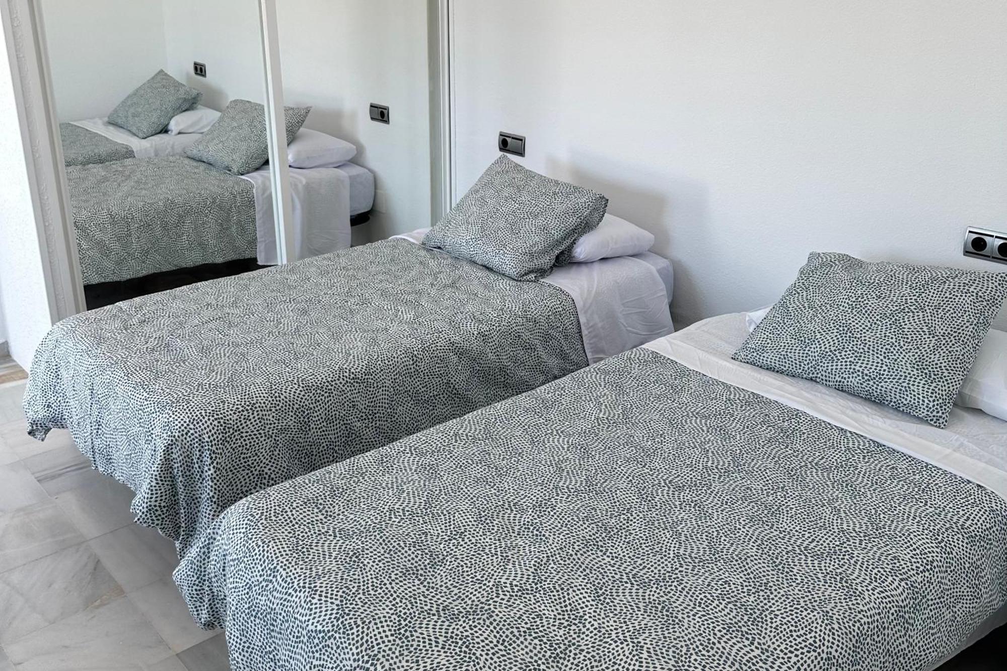 Apartamento Luminoso Atico Duplex Con Vistas Al Mar Málaga