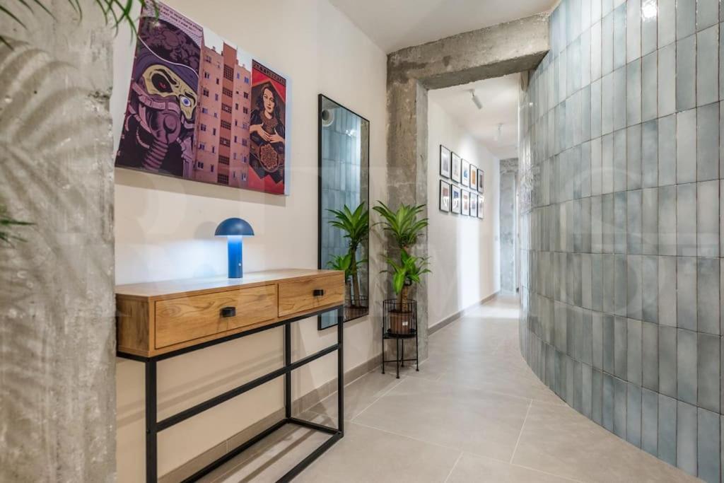 Stylish With A Street Art Touch By Rems Apartamento