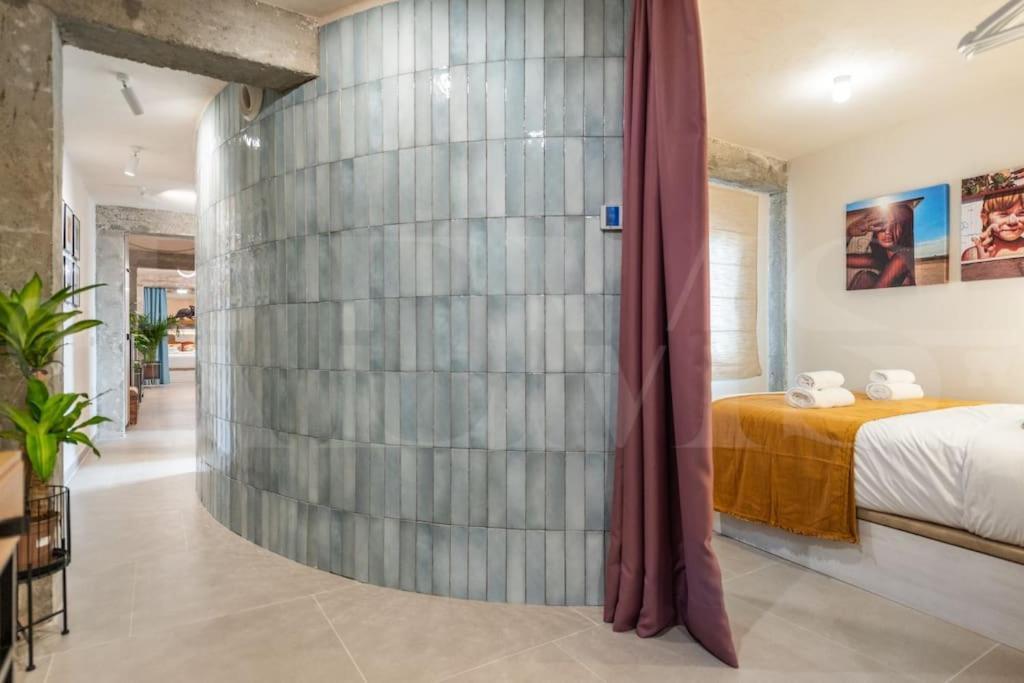 Stylish With A Street Art Touch By Rems Apartamento