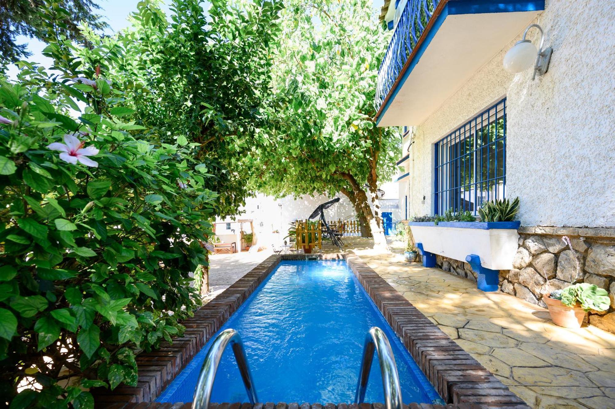 Blue Castle Homestay *