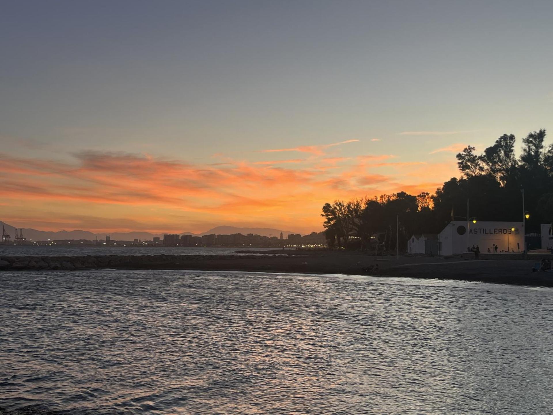 La Casa De La Playa Malaga