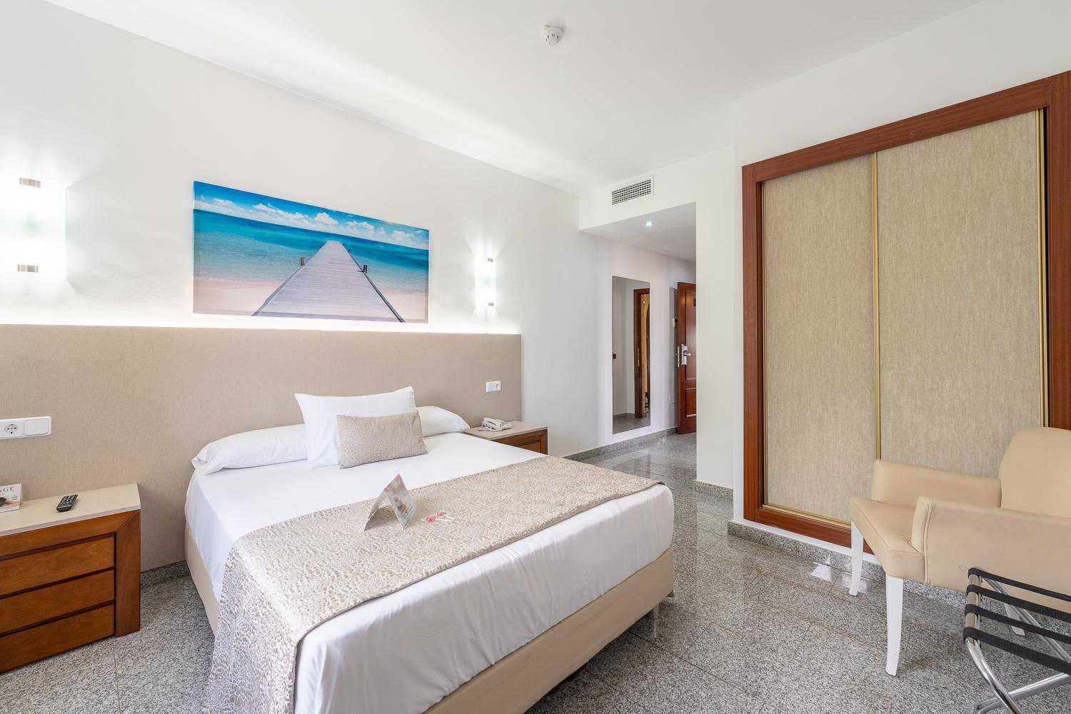 Plaza Del Castillo Hotel