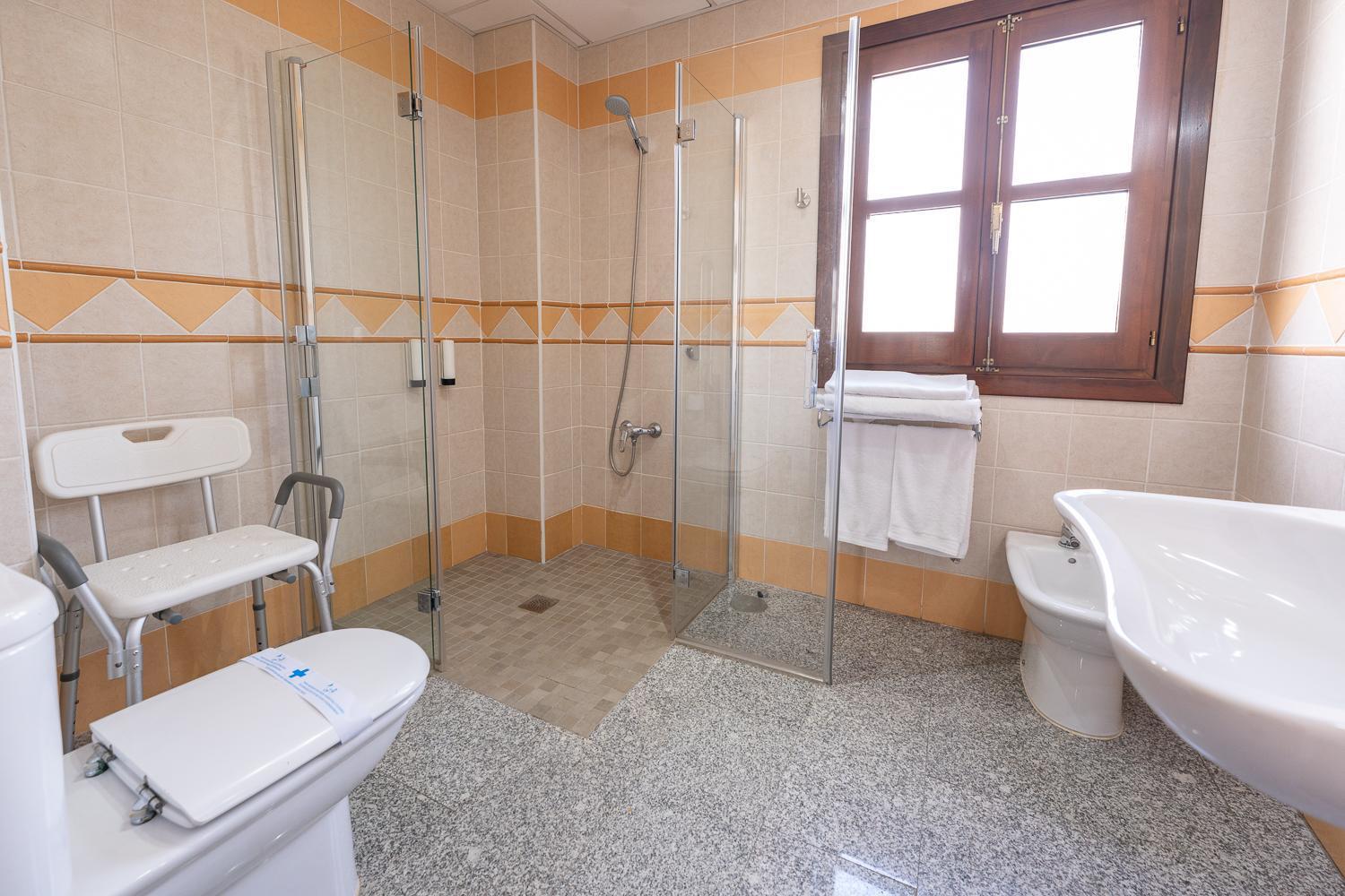 Plaza Del Castillo Hotel 4*