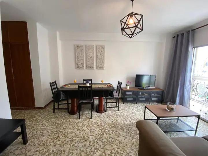 En El Centro Amplio Y Confortable Apartamento Málaga