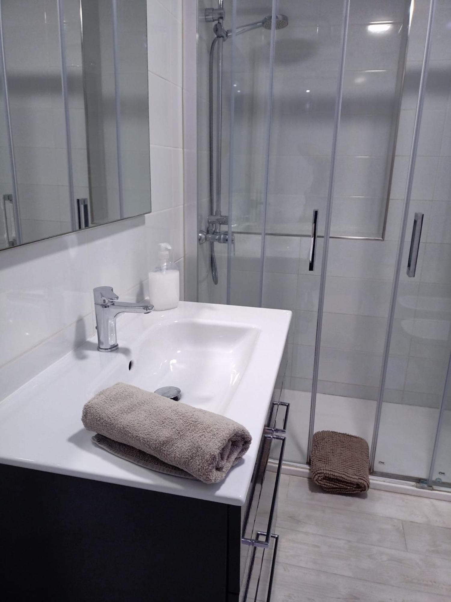 Piso Con Parkinprivado Y A10minutosdelaplayaandando Apartamento *