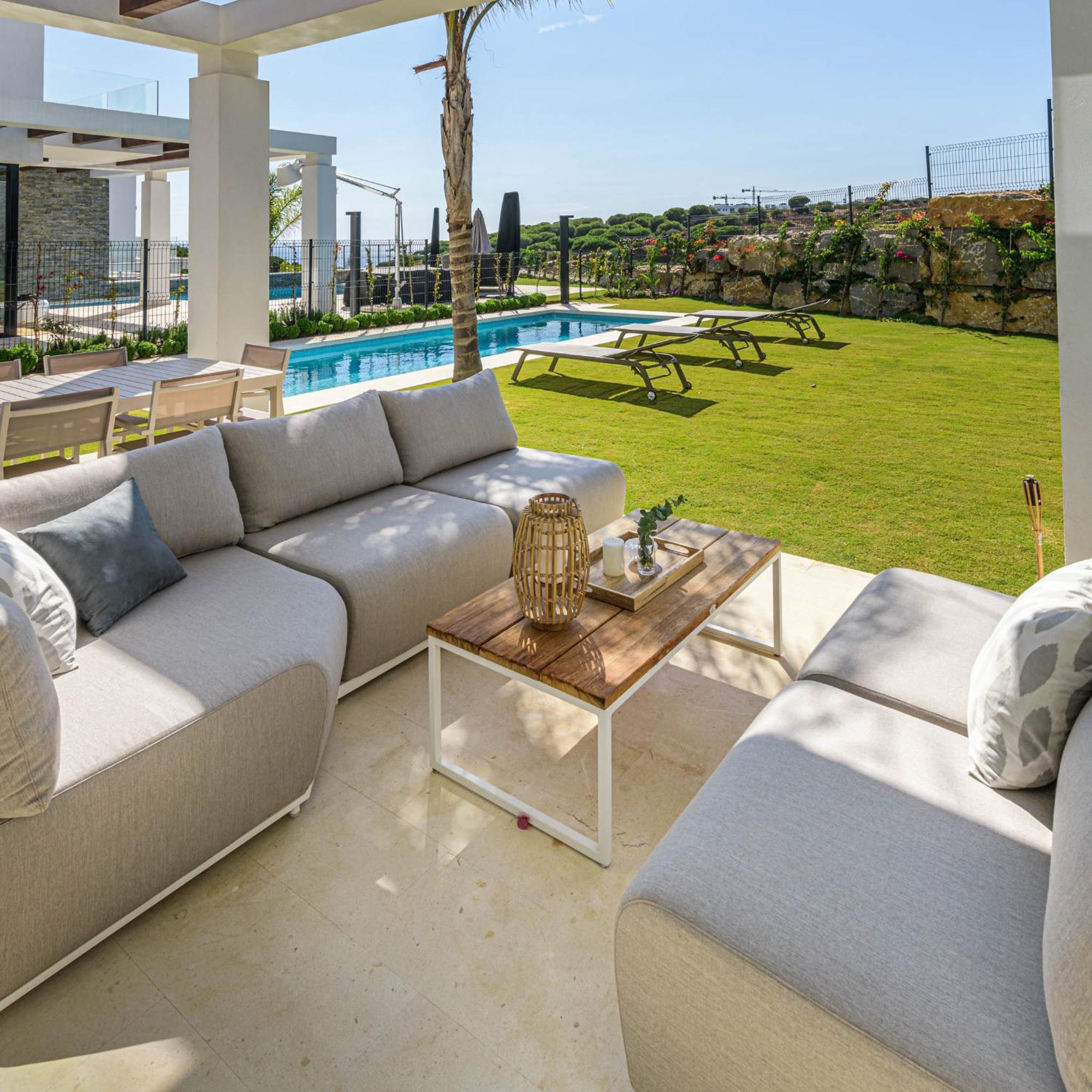 Modern Cabopino