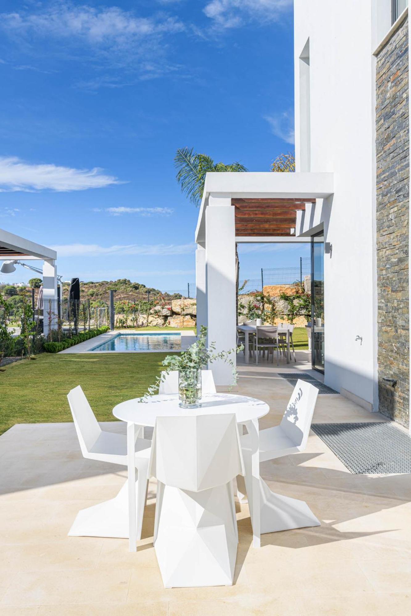 Modern Cabopino *
