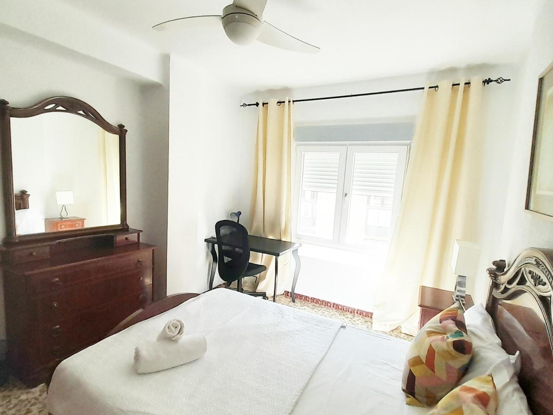 Apartamento En El Centro Amplio Y Confortable Málaga