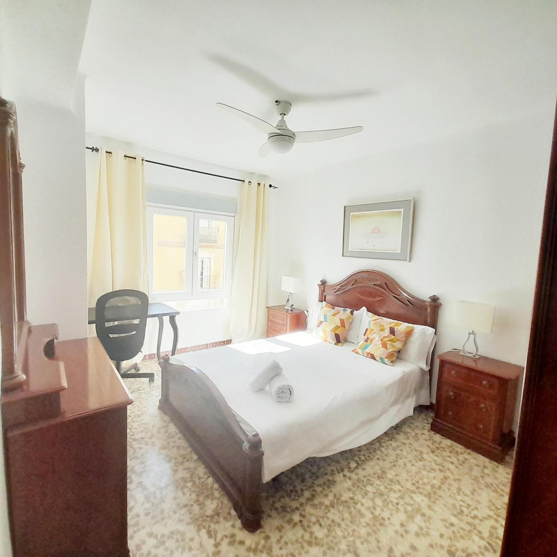 Apartamento En El Centro Amplio Y Confortable *