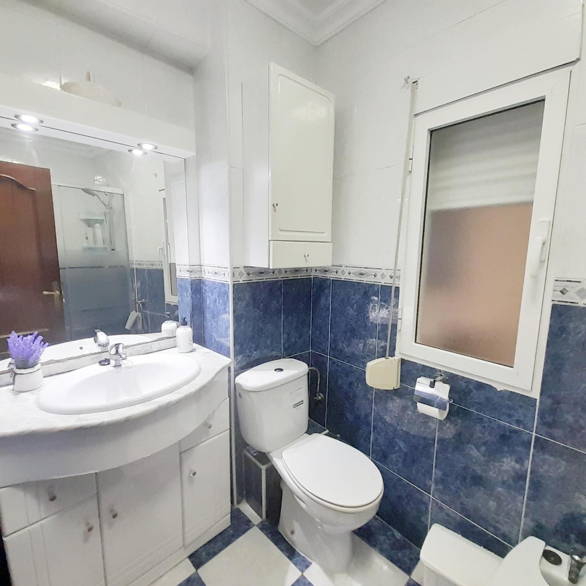 En El Centro Amplio Y Confortable Apartamento Málaga