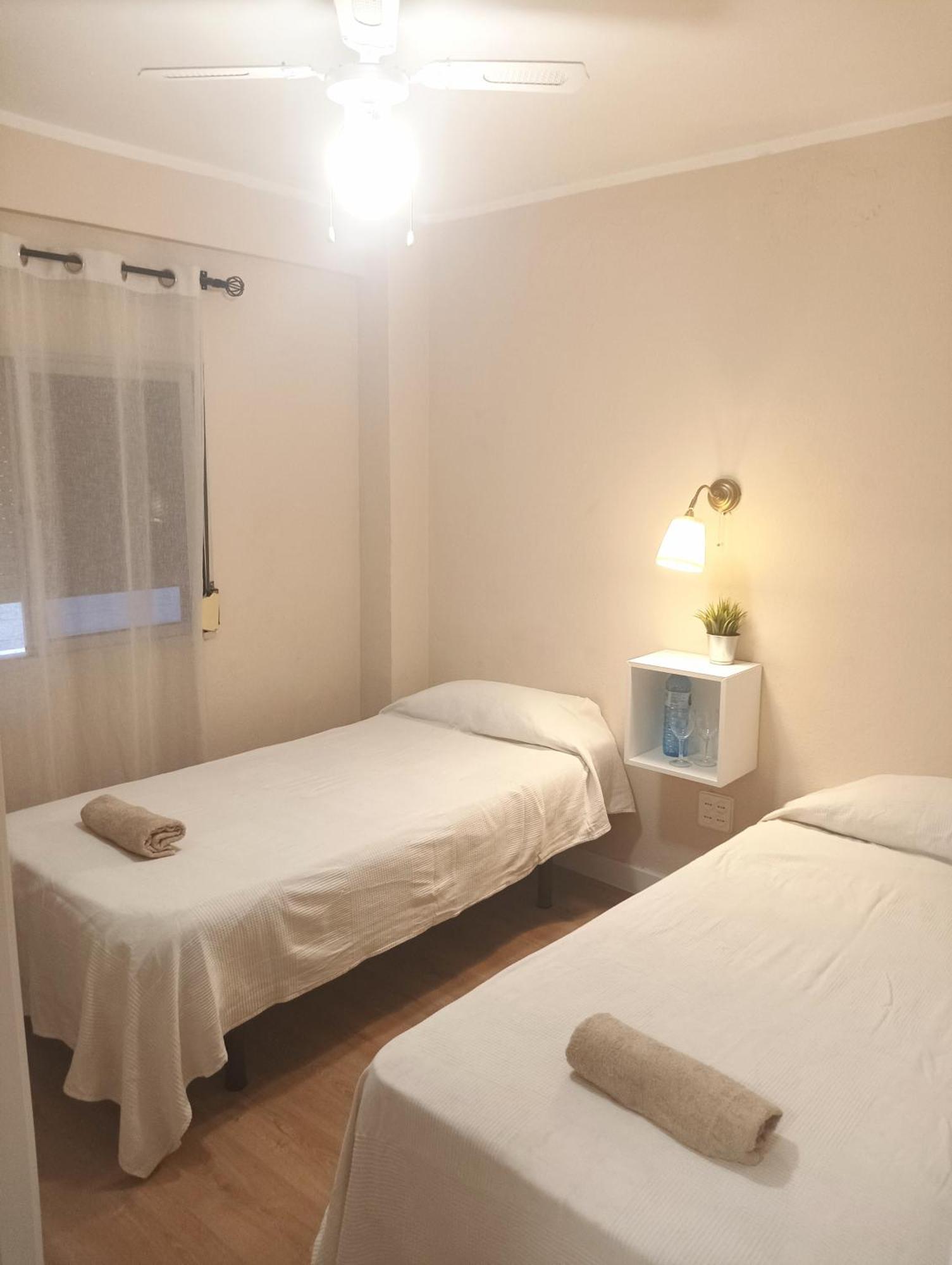 Homestay En Compartido Delicias Cerca Del Mar, Aeropuerto, Ave Y Metro