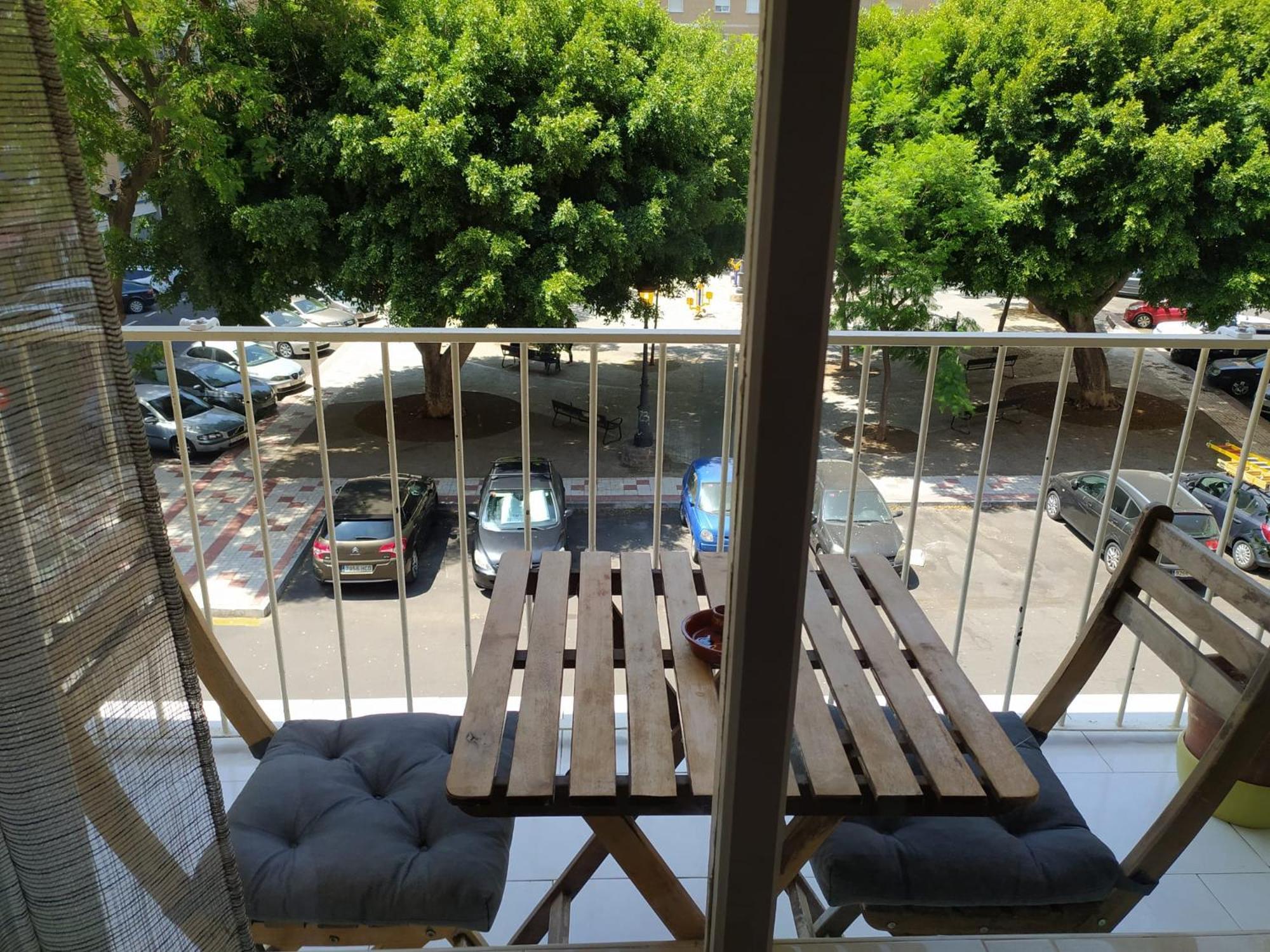 En Compartido Delicias Cerca Del Mar, Aeropuerto, Ave Y Metro Homestay Malaga