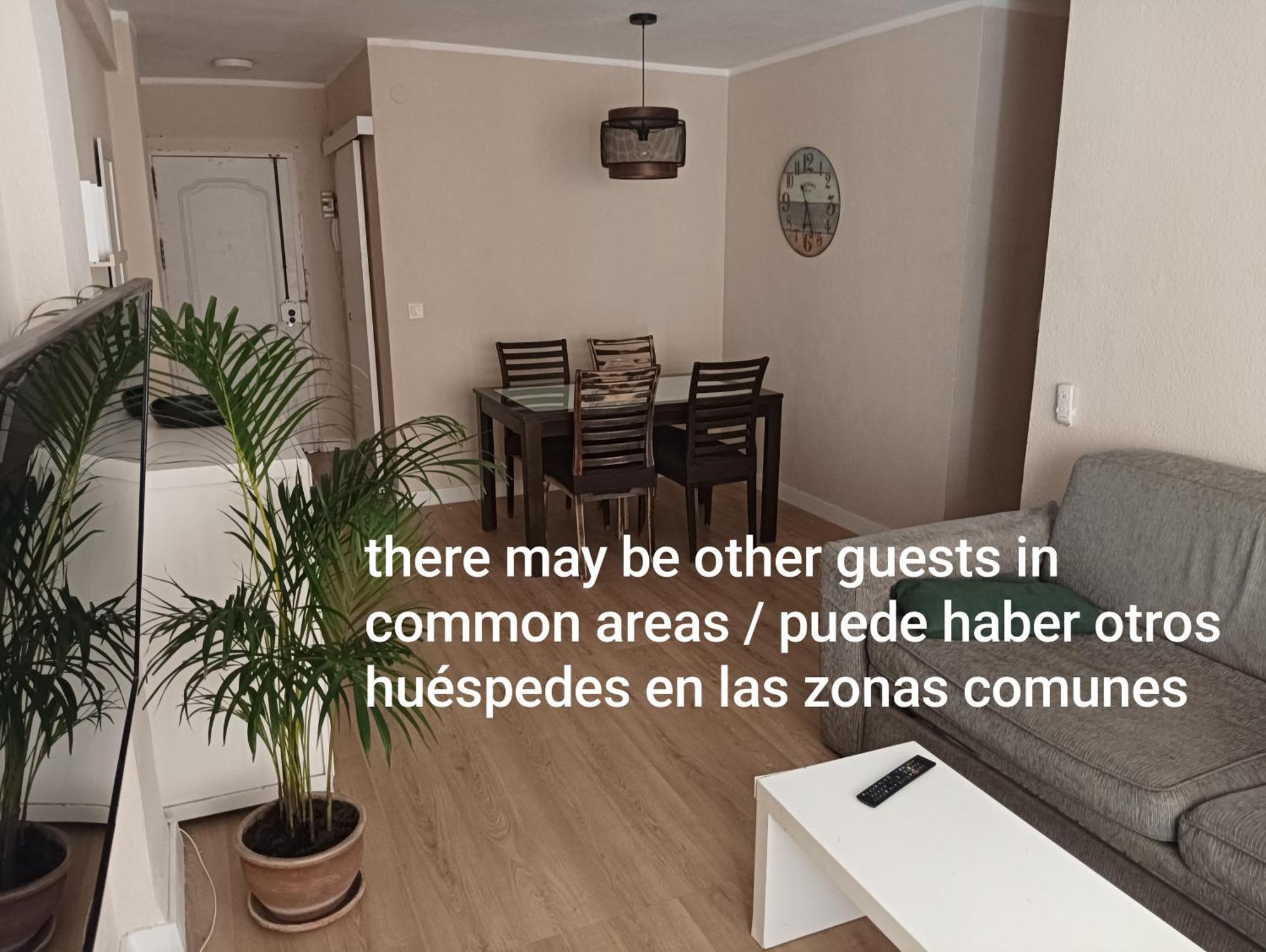 En Compartido Delicias Cerca Del Mar, Aeropuerto, Ave Y Metro Homestay *