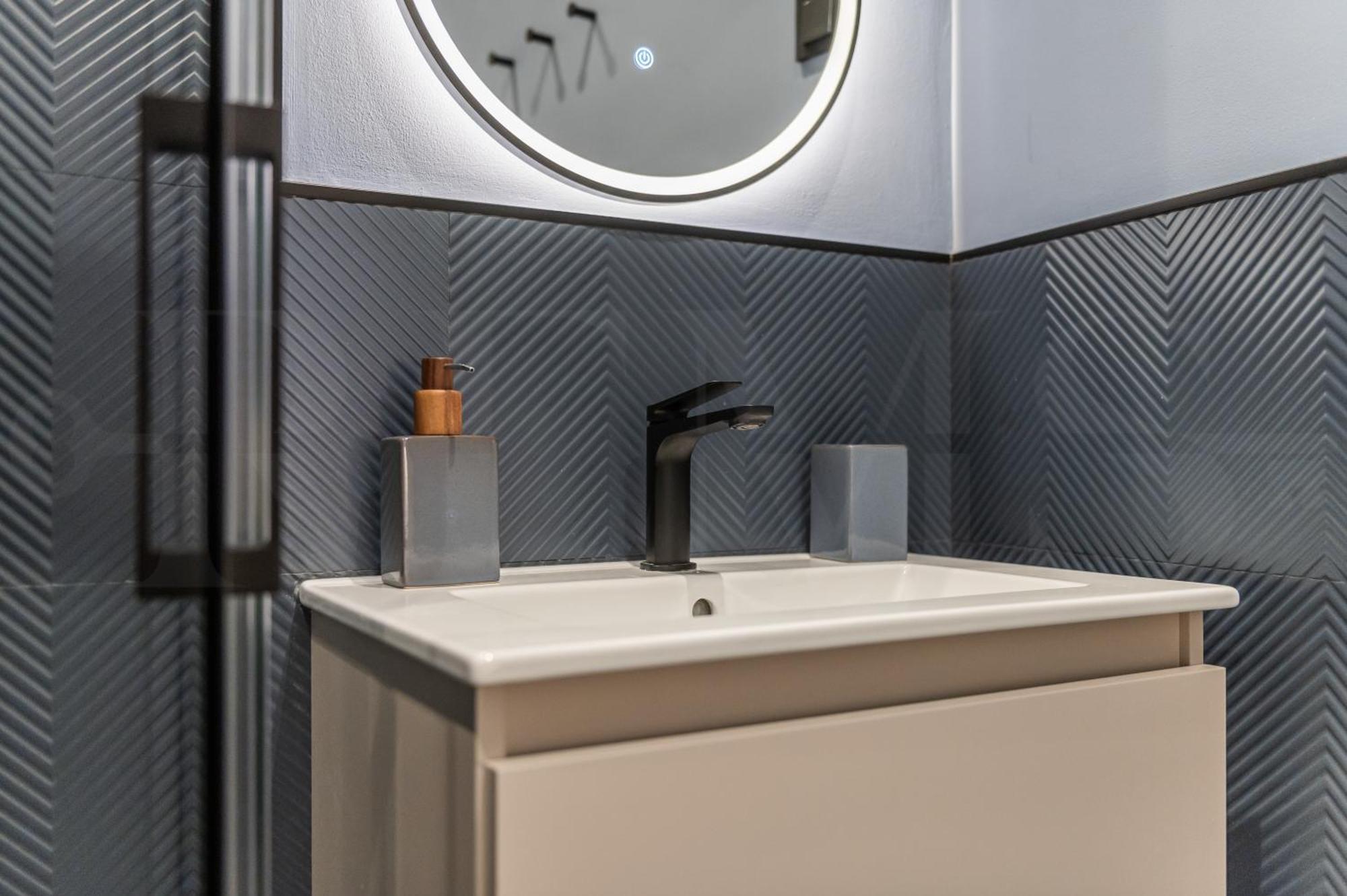 Modern & Stylish 3br In The Heart Of By Rems Apartamento Málaga