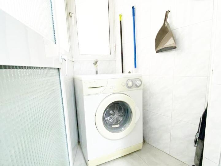 En El Centro Amplio Y Confortable Apartamento