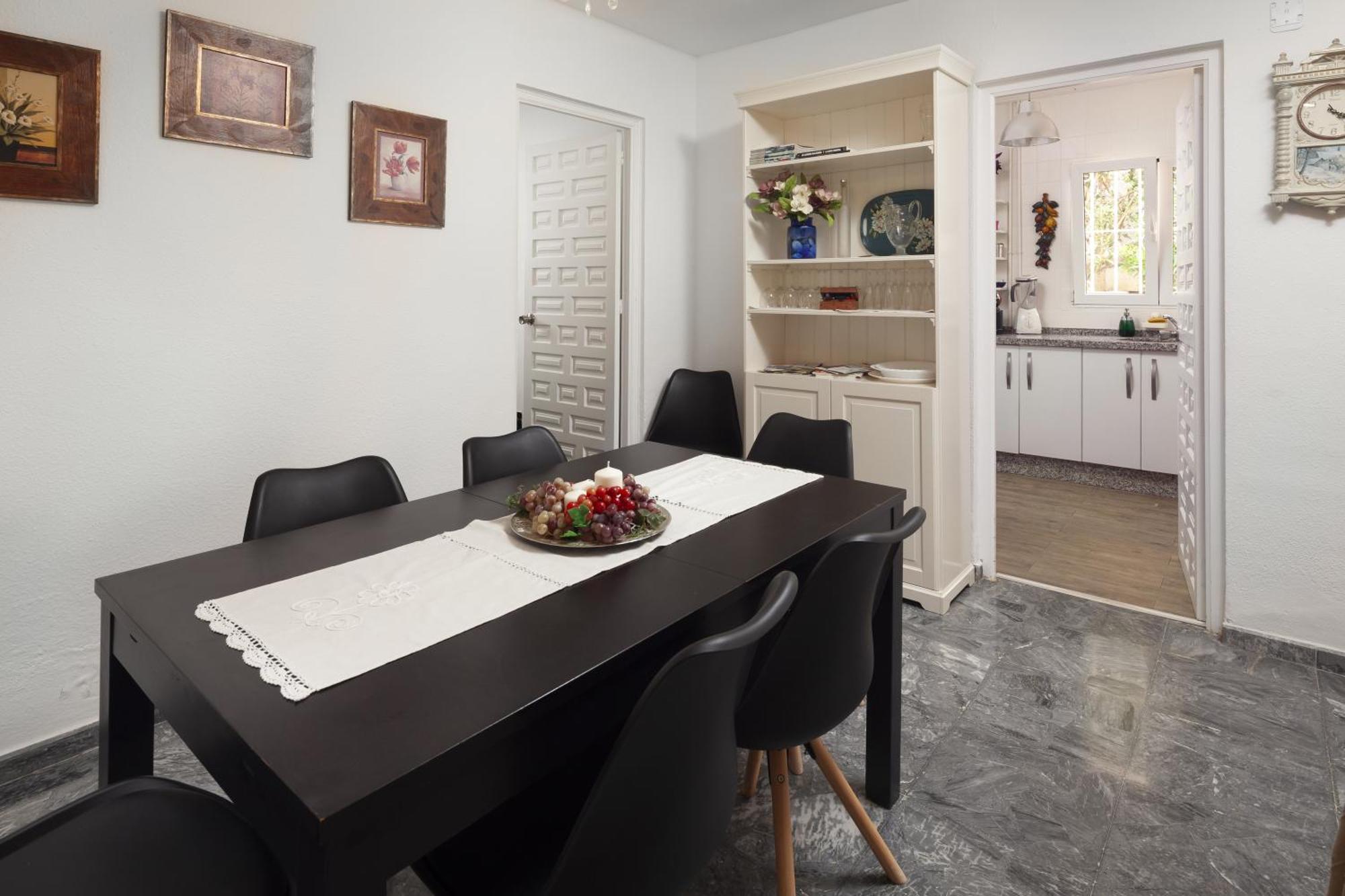 Apartamento Con Terraza Y Amplio Jardín Privado *