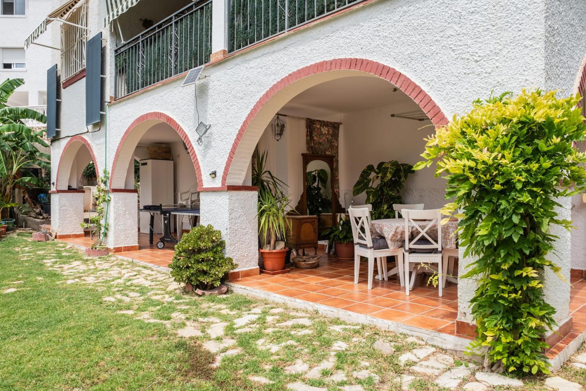 Apartamento Con Terraza Y Amplio Jardín Privado Málaga
