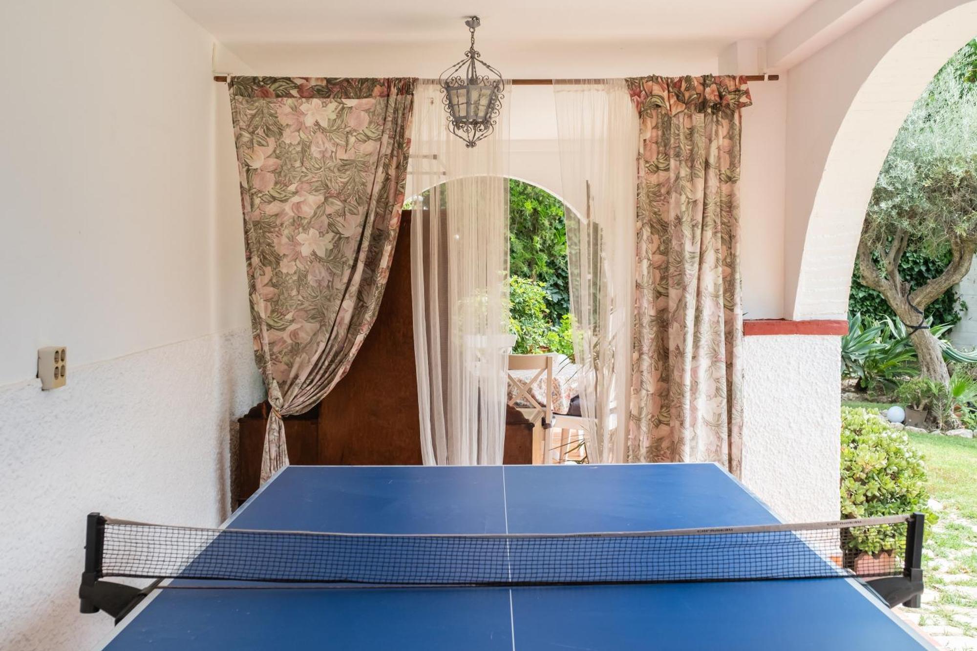 Con Terraza Y Amplio Jardín Privado