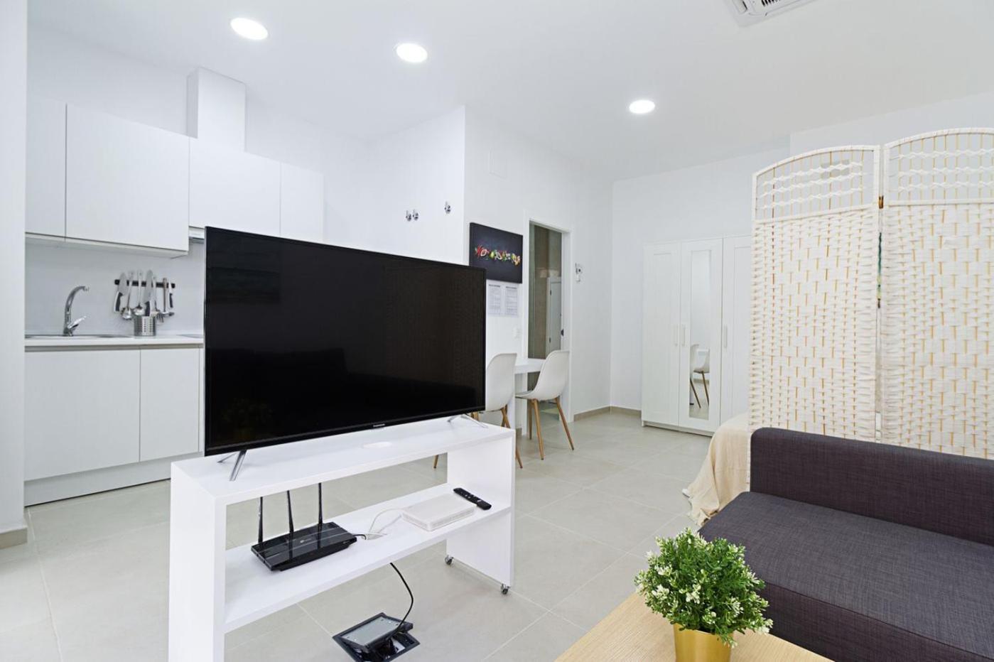 Estudio En Centro Noblejas Apartamento