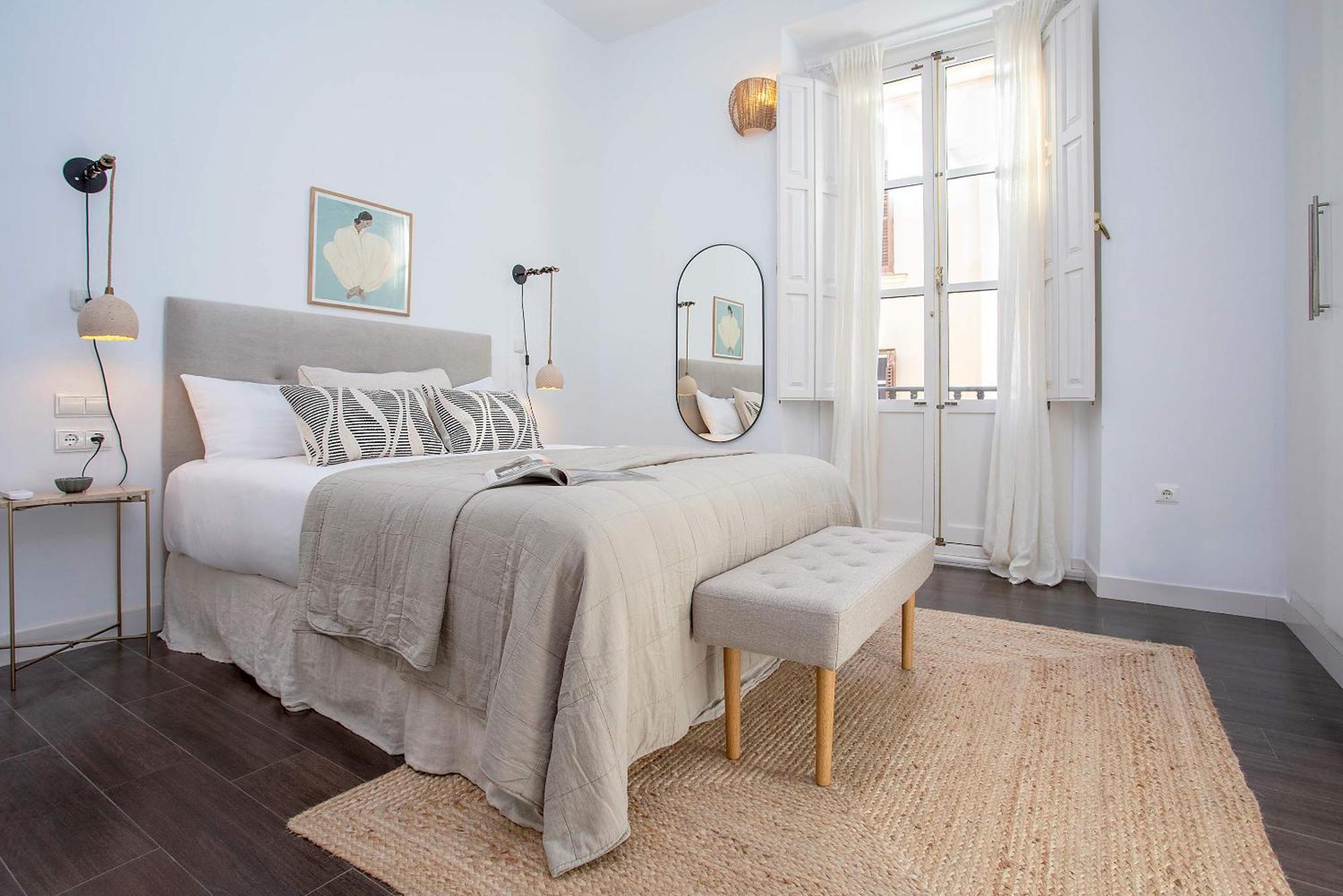 Genteel Larios Malaga