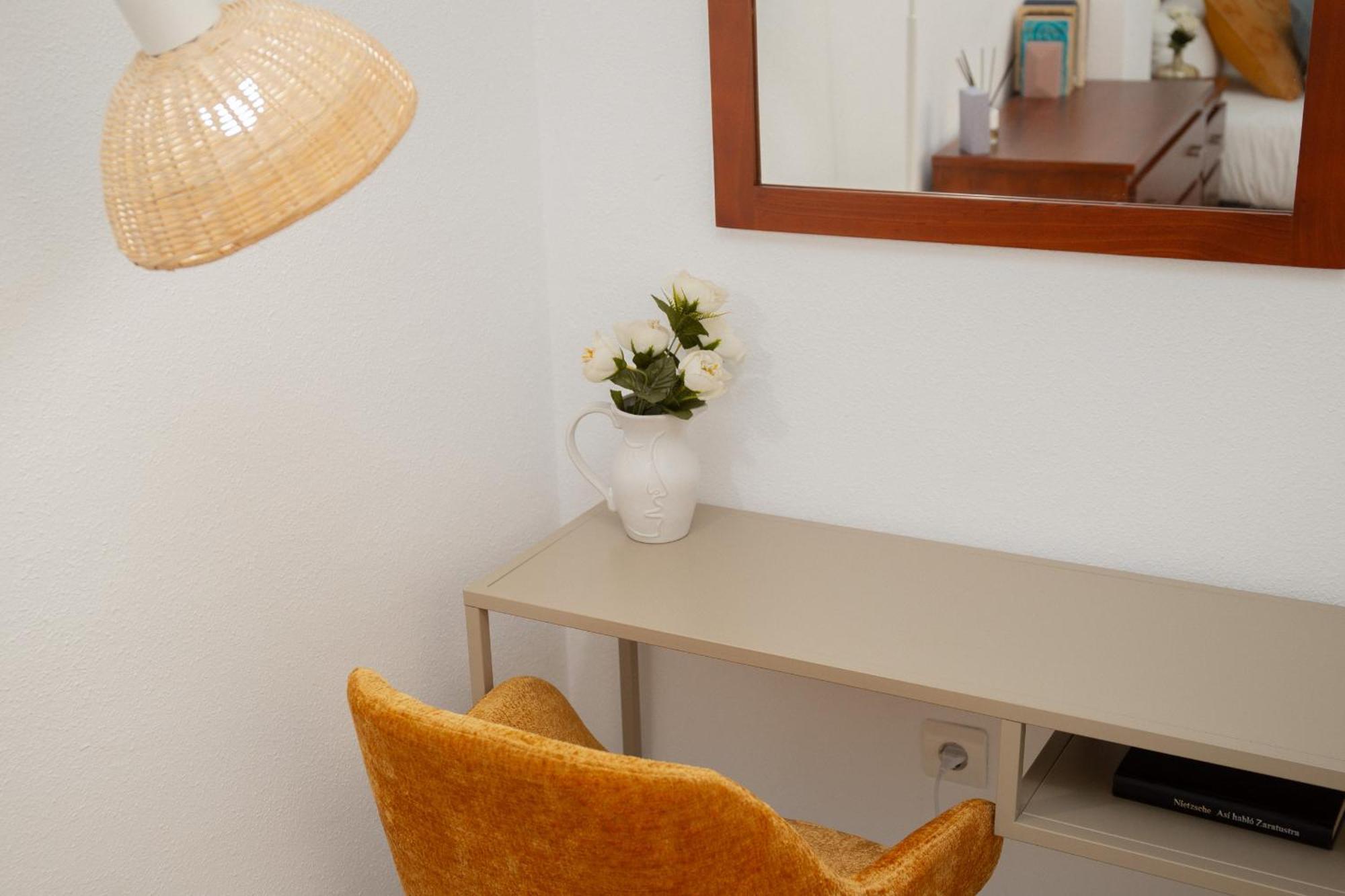C41 - Modern & Comfy Flat Center *