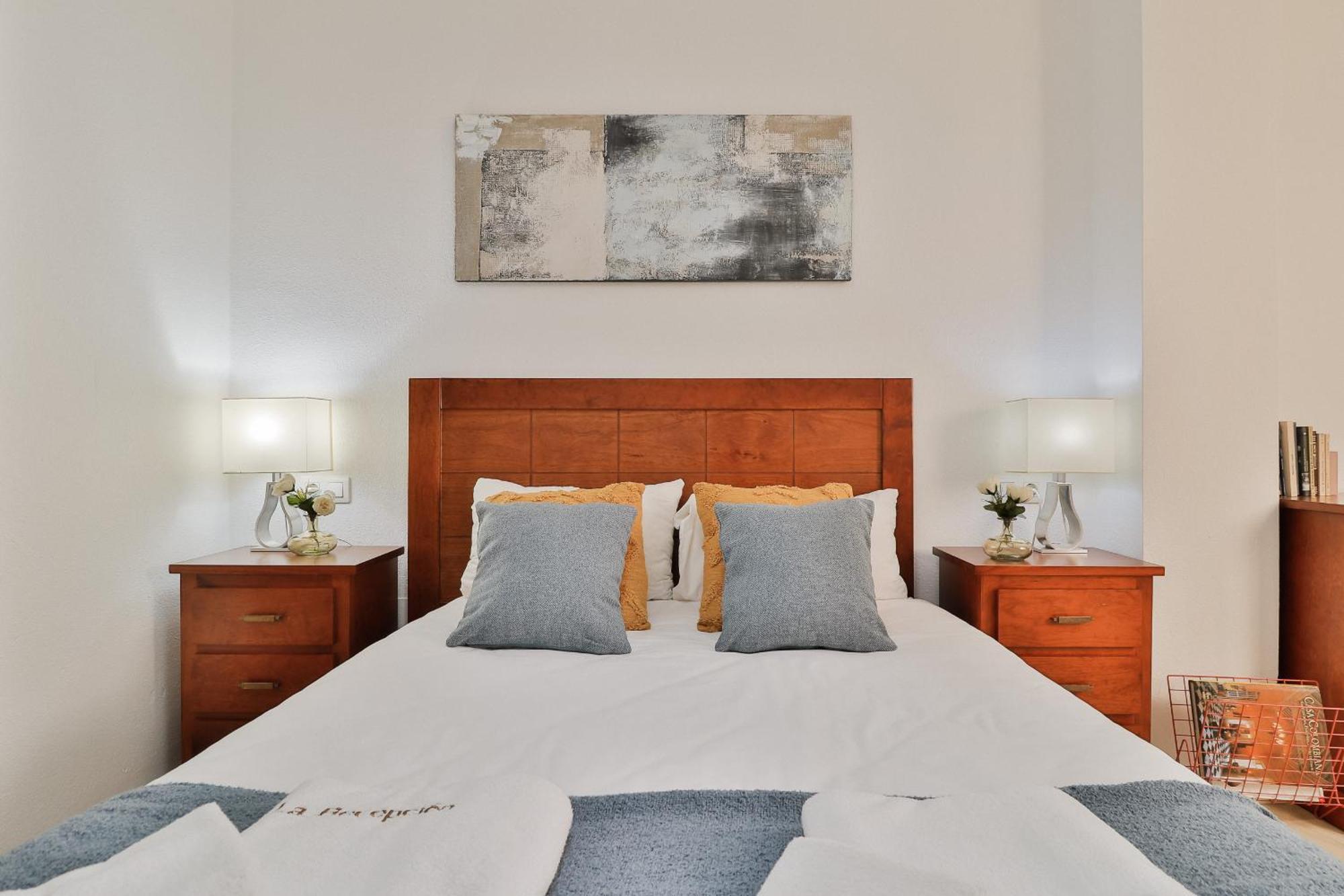 C41 - Modern & Comfy Flat Center