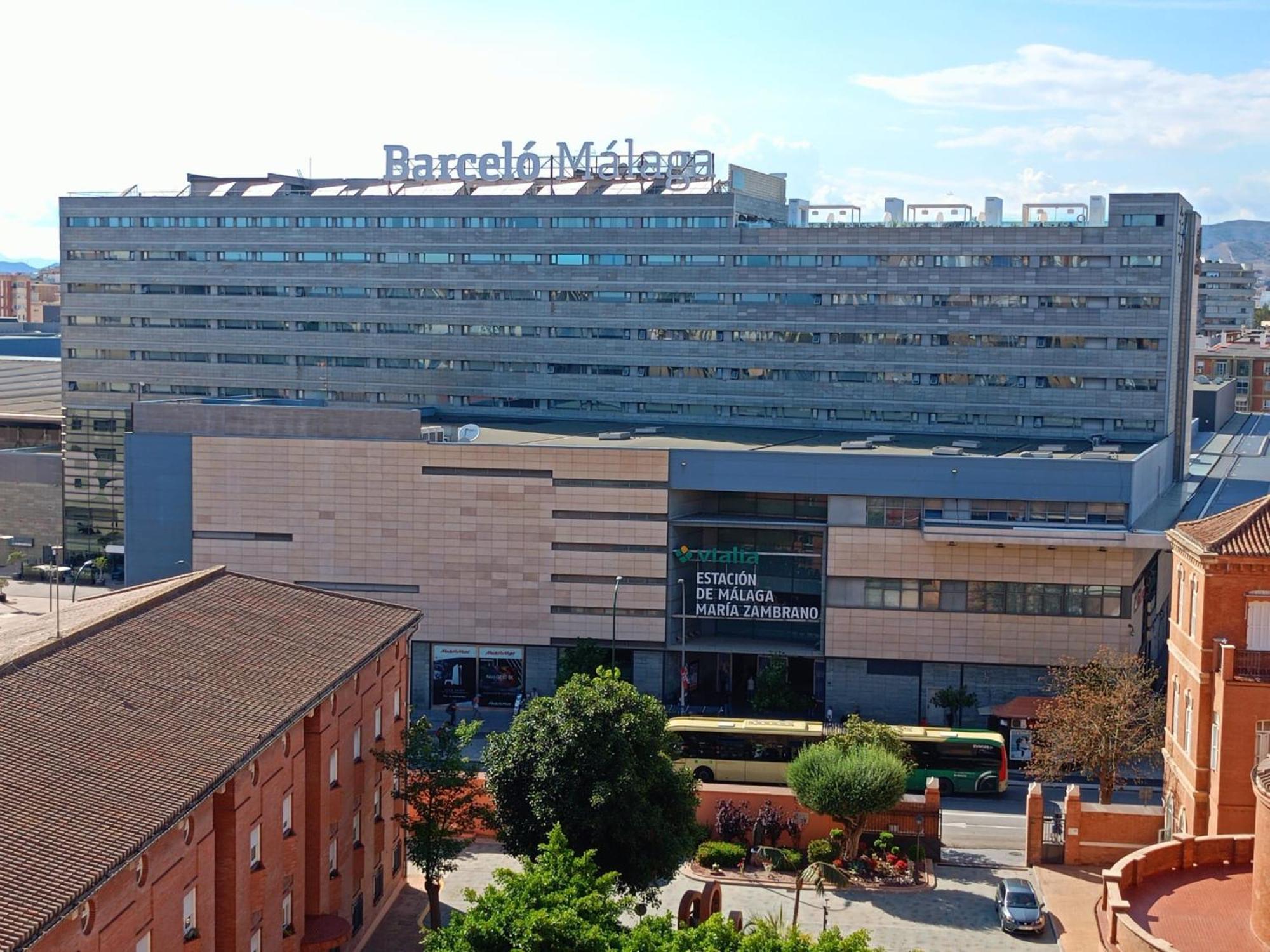 Privada Centro Cerca Tren Maria Zambrano Y Playa Muy Buena Conexion Wifi * Malaga