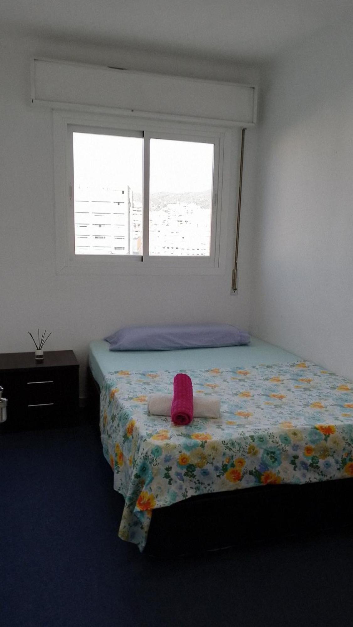 Homestay Privada Centro Cerca Tren Maria Zambrano Y Playa Muy Buena Conexion Wifi