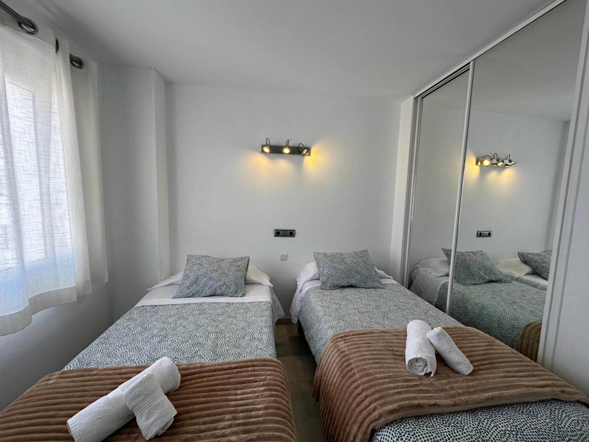 Apartamento Luminoso Atico Duplex Con Vistas Al Mar Málaga