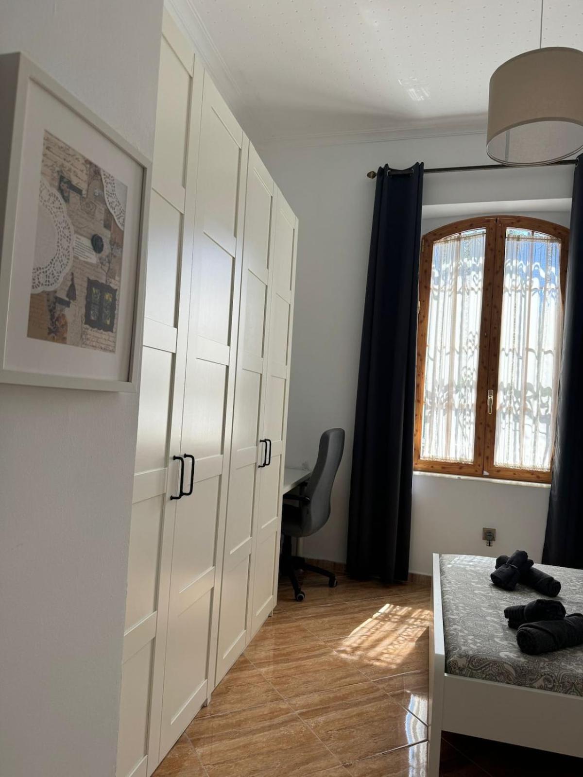 Gran Casa Cerca De La Playa Con 3 En Pedregalejo Сasa de vacaciones Málaga