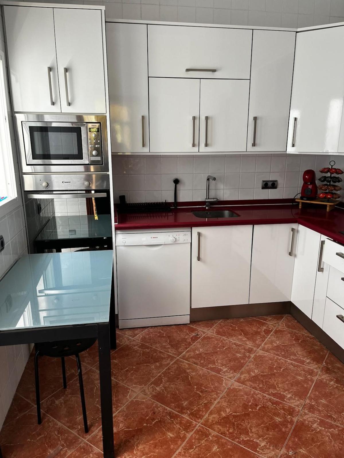 Gran Casa Cerca De La Playa Con 3 En Pedregalejo *