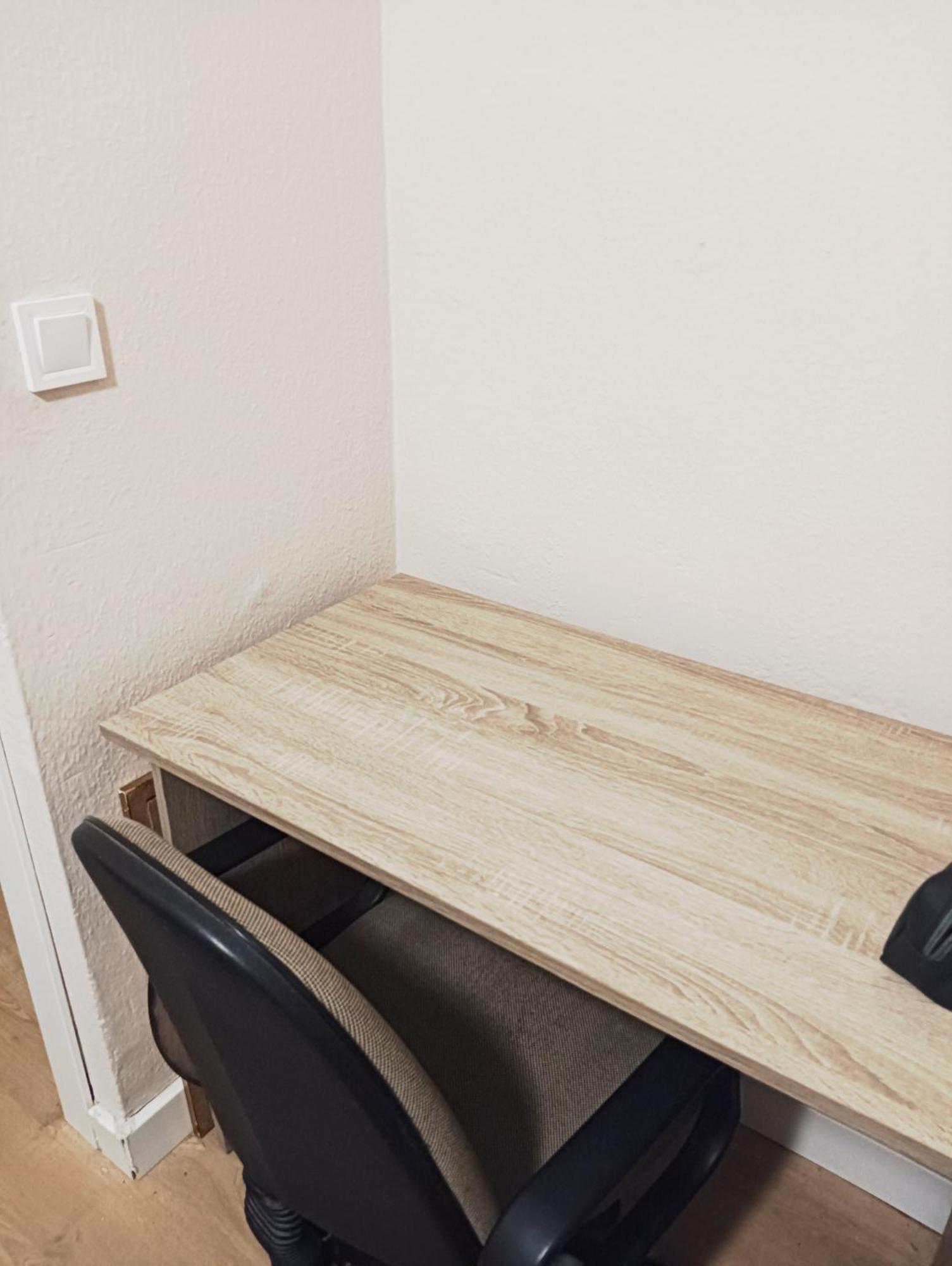 Homestay En Compartido Delicias Cerca Del Mar, Aeropuerto, Ave Y Metro *