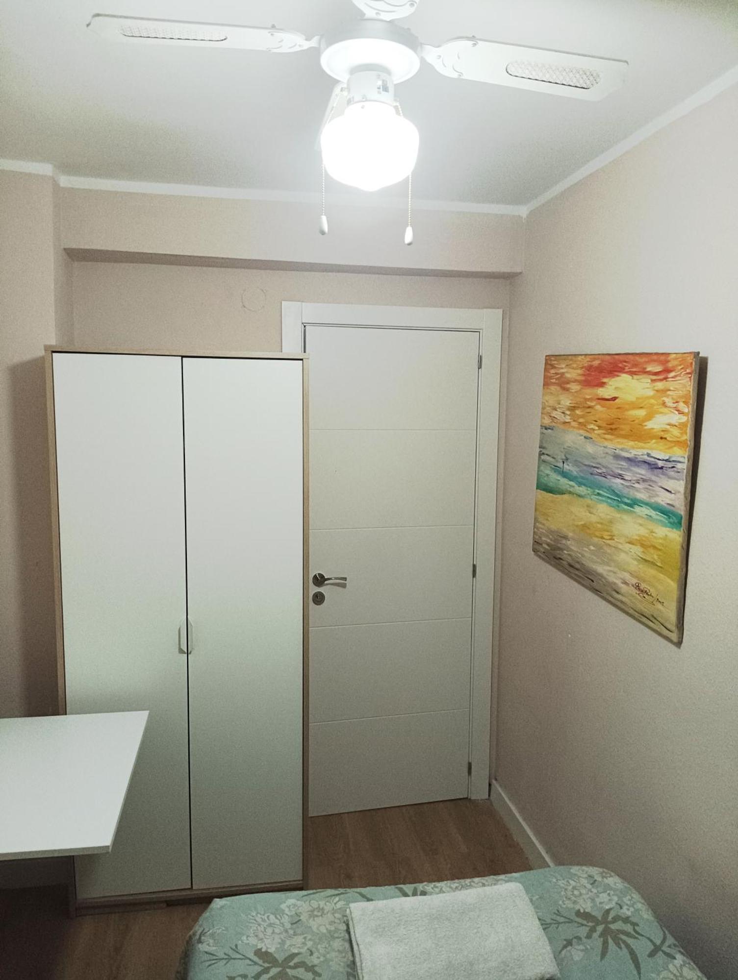 Homestay En Compartido Delicias Cerca Del Mar, Aeropuerto, Ave Y Metro
