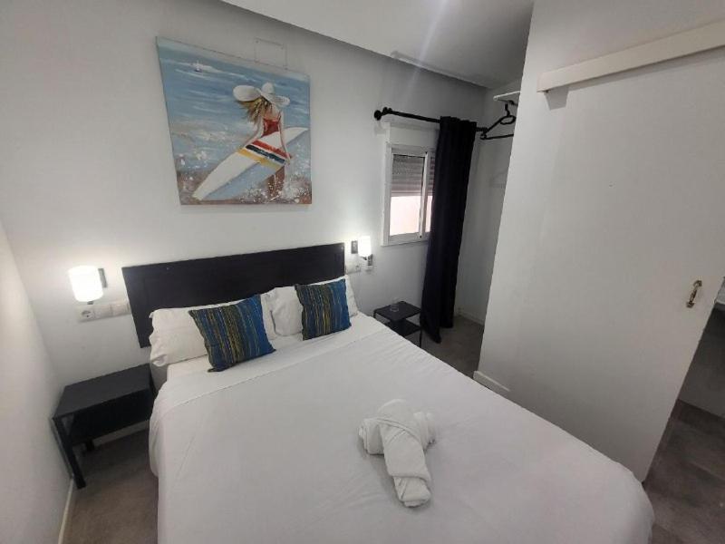 Ayz Frailes - Auto Check-in (adults Only)