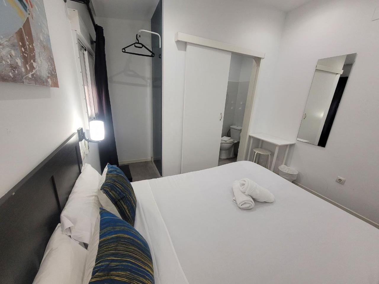 Ayz Frailes - Auto Check-in (adults Only) Pensión Málaga