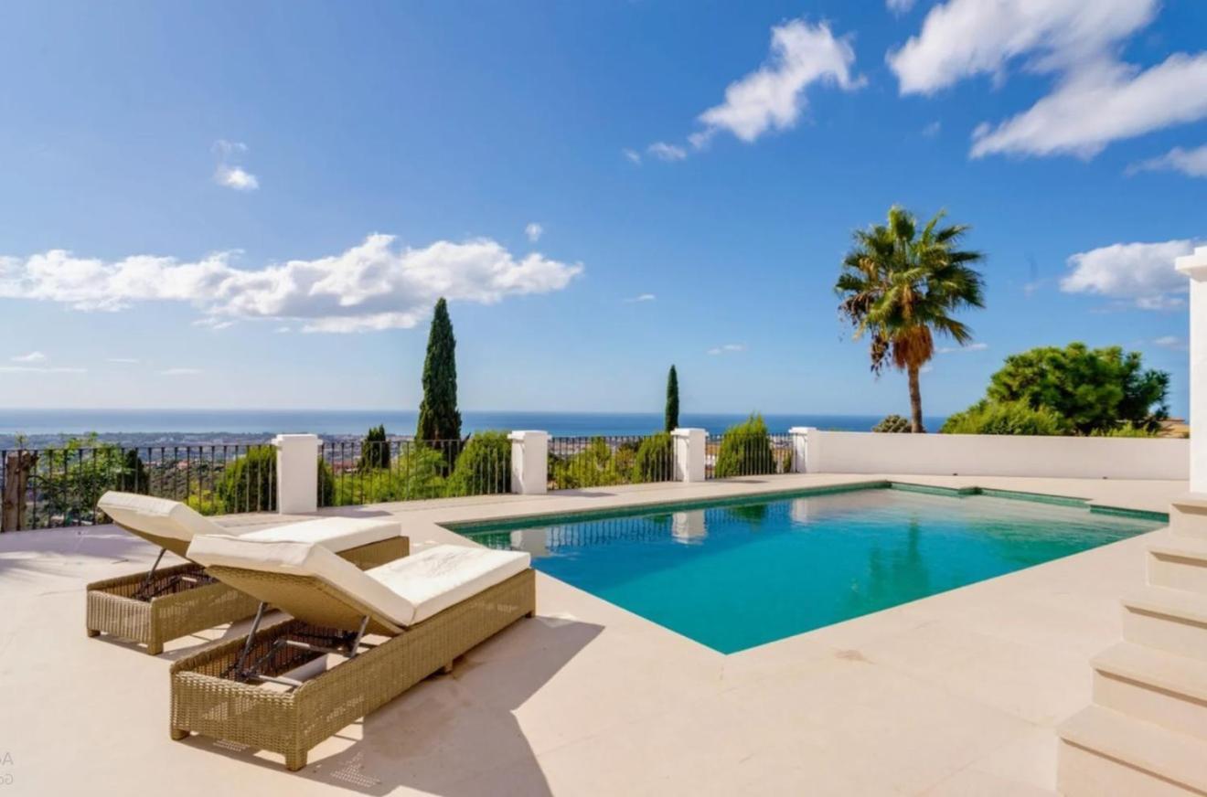 Elegante Con Jardin Y Piscina Villa Málaga