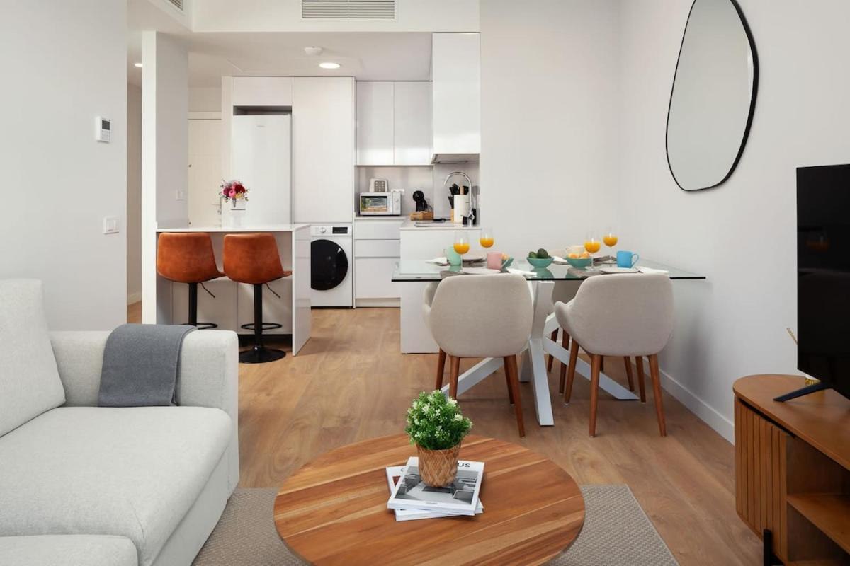 Your Sunny Retreat! Modern Steps To The
