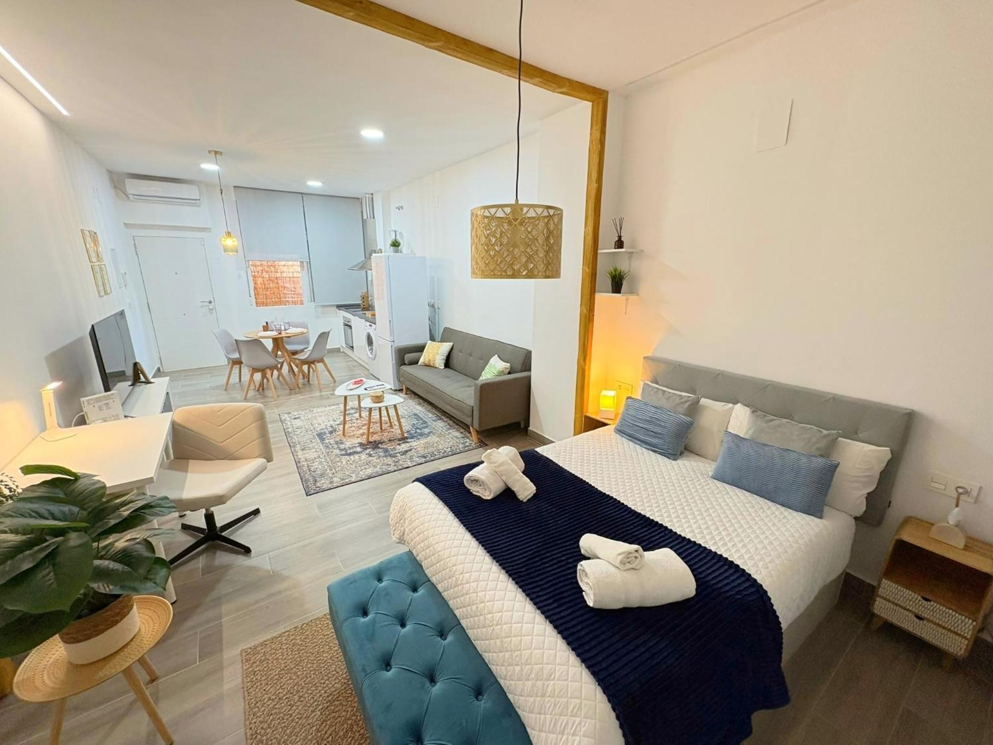 Apartamento Estudio Maria Zambrano - A Pasos De La Estacion Málaga