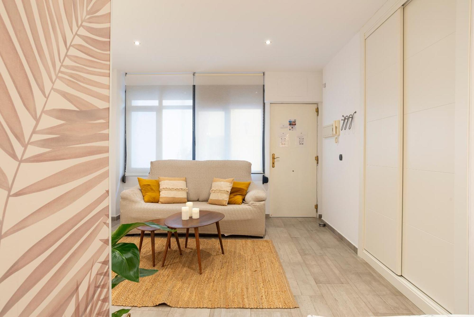 Andres Perez & Quiet Courtyard By Ele Malaga