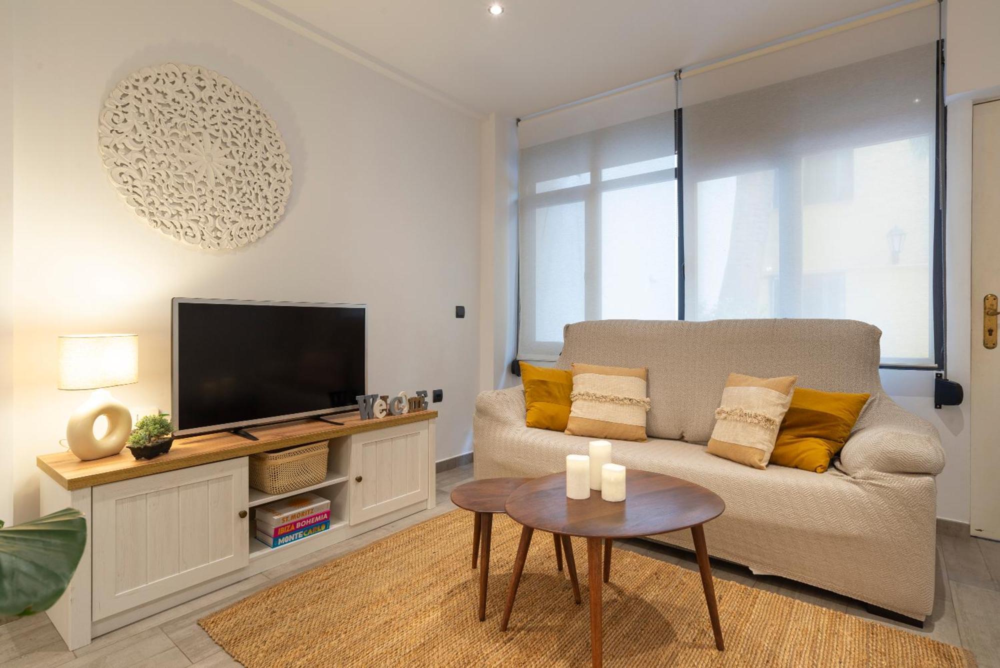 Apartment Andres Perez & Quiet Courtyard By Ele