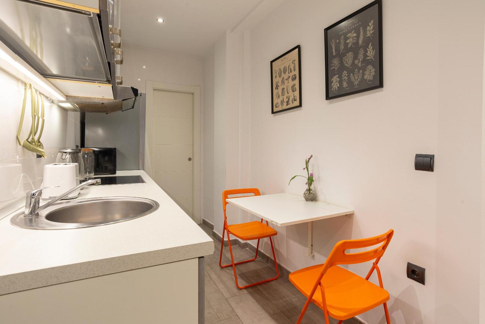 Andres Perez & Quiet Courtyard By Ele Malaga