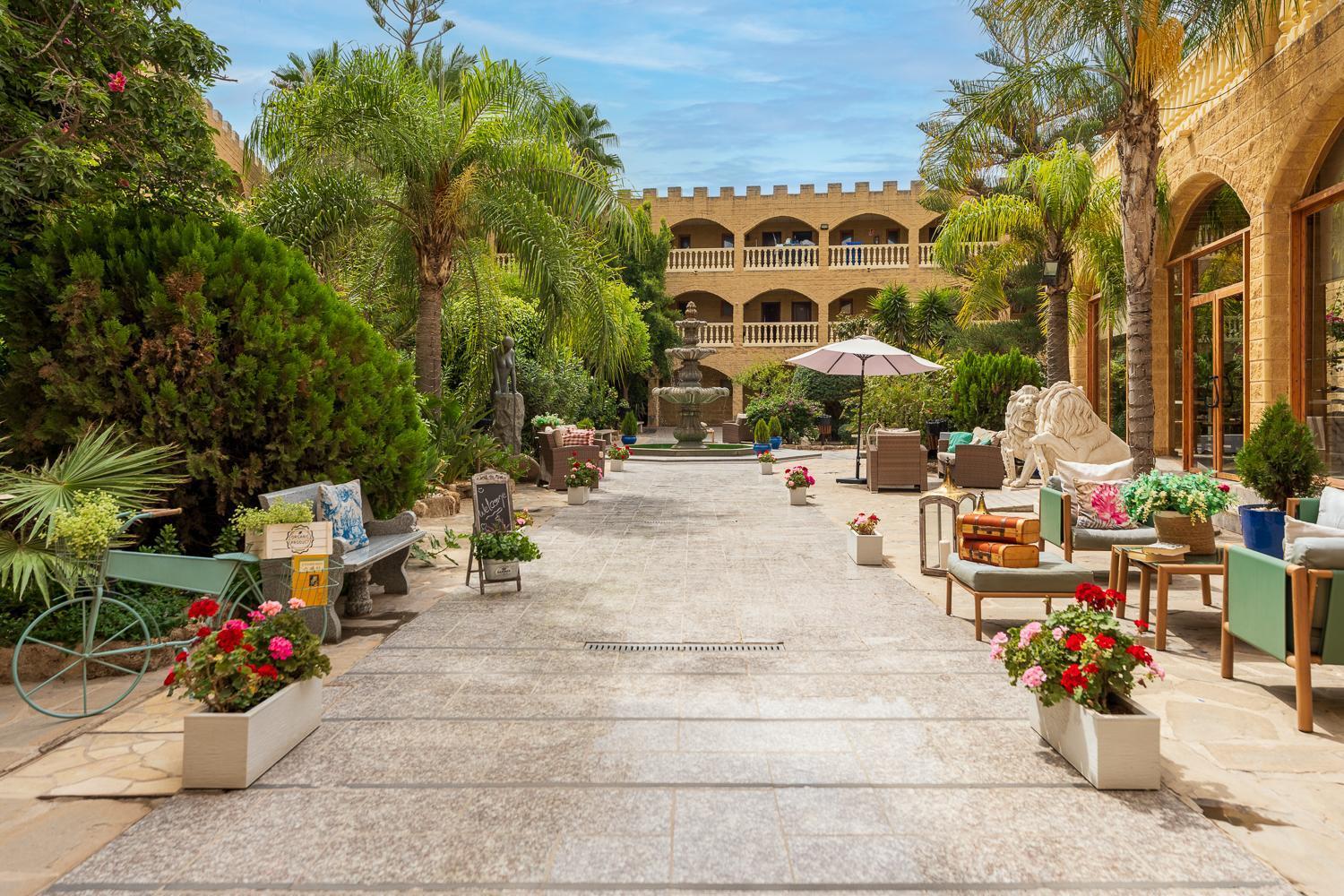 Plaza Del Castillo Hotel 4*