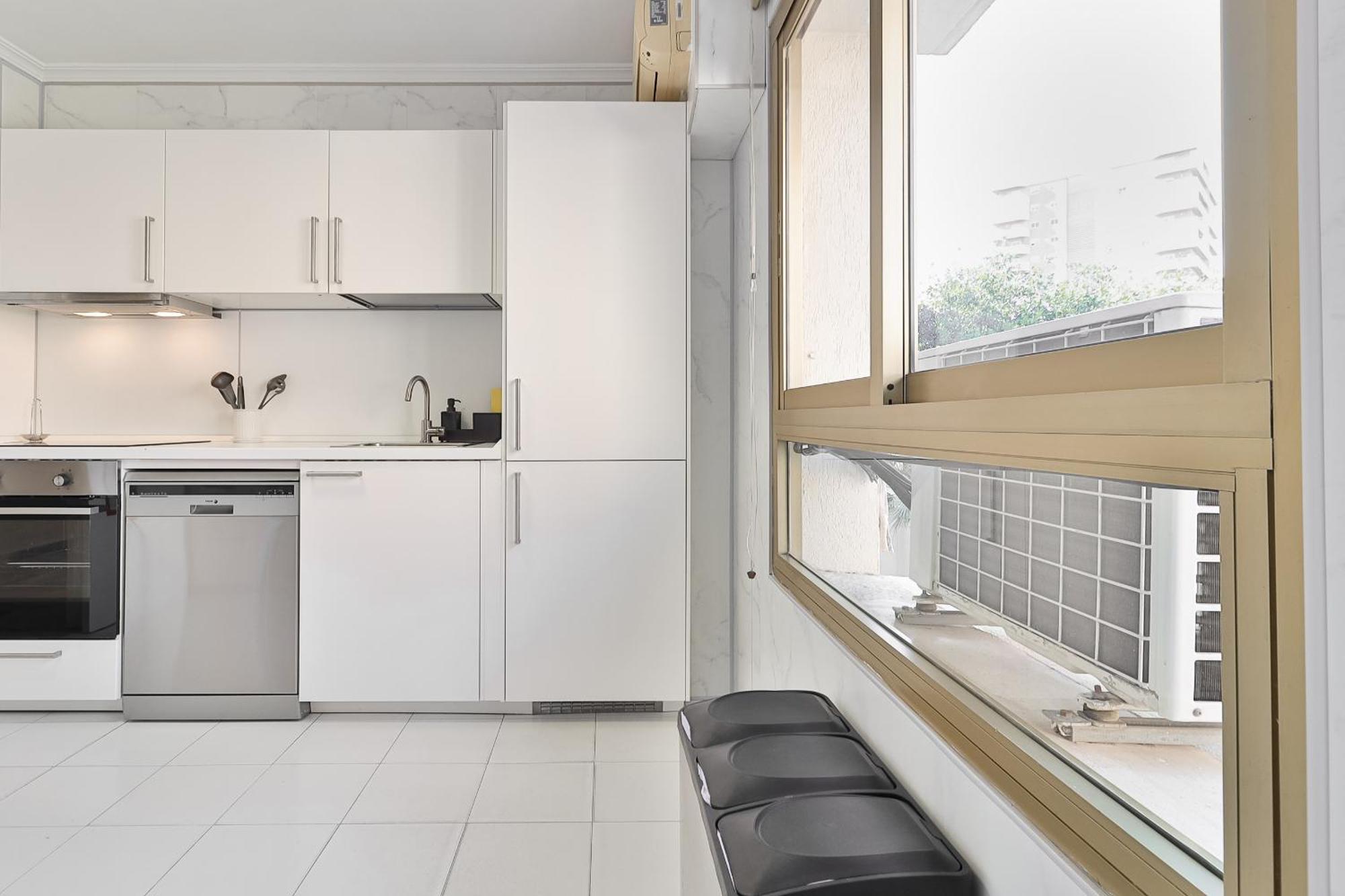 Apartment C9 Roomy Luminous 5 Bedroom In Town
