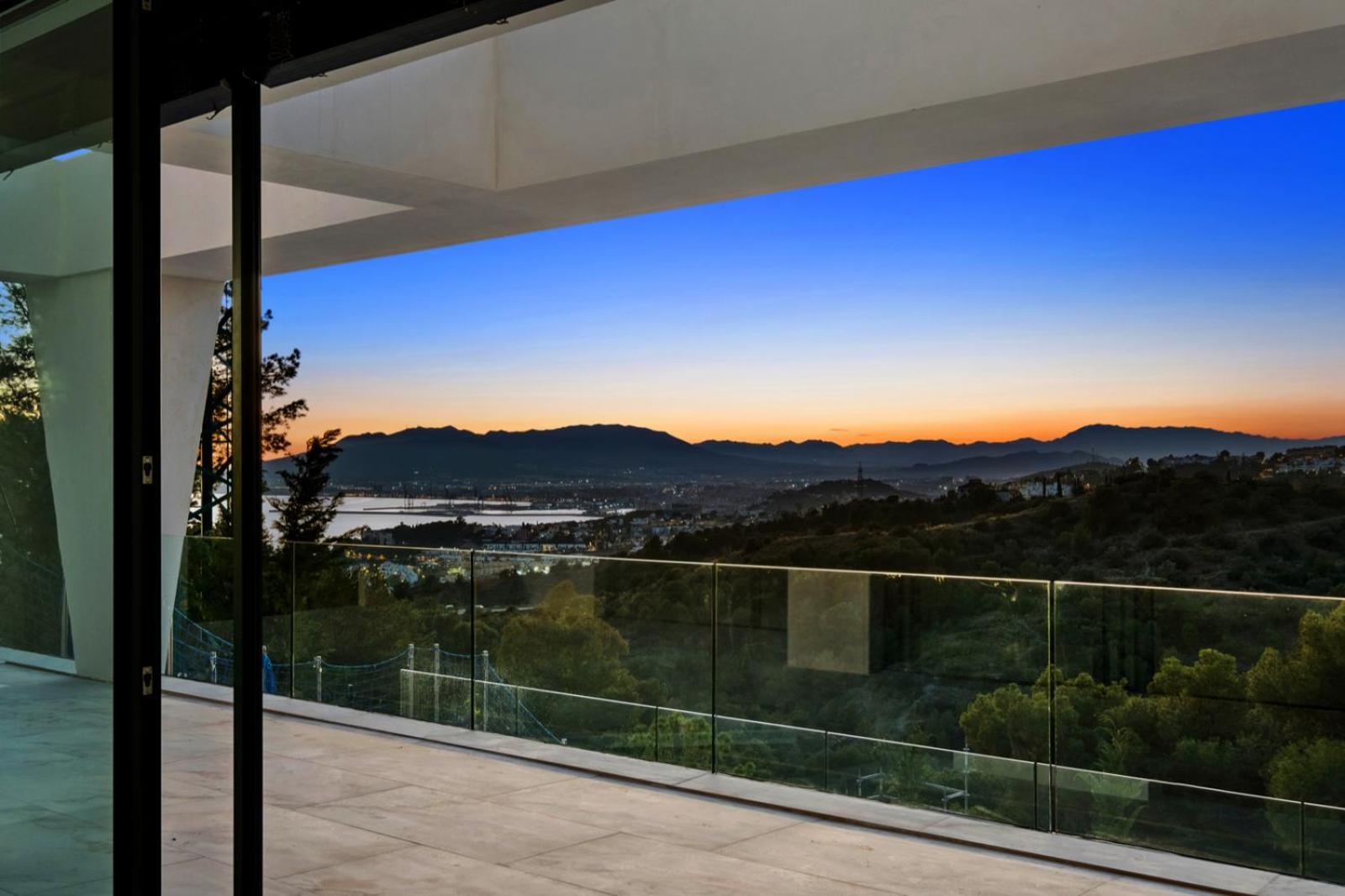 Pinares De San Anton - Sea, City, Mountain Views, Close To Beach, Bbq Málaga