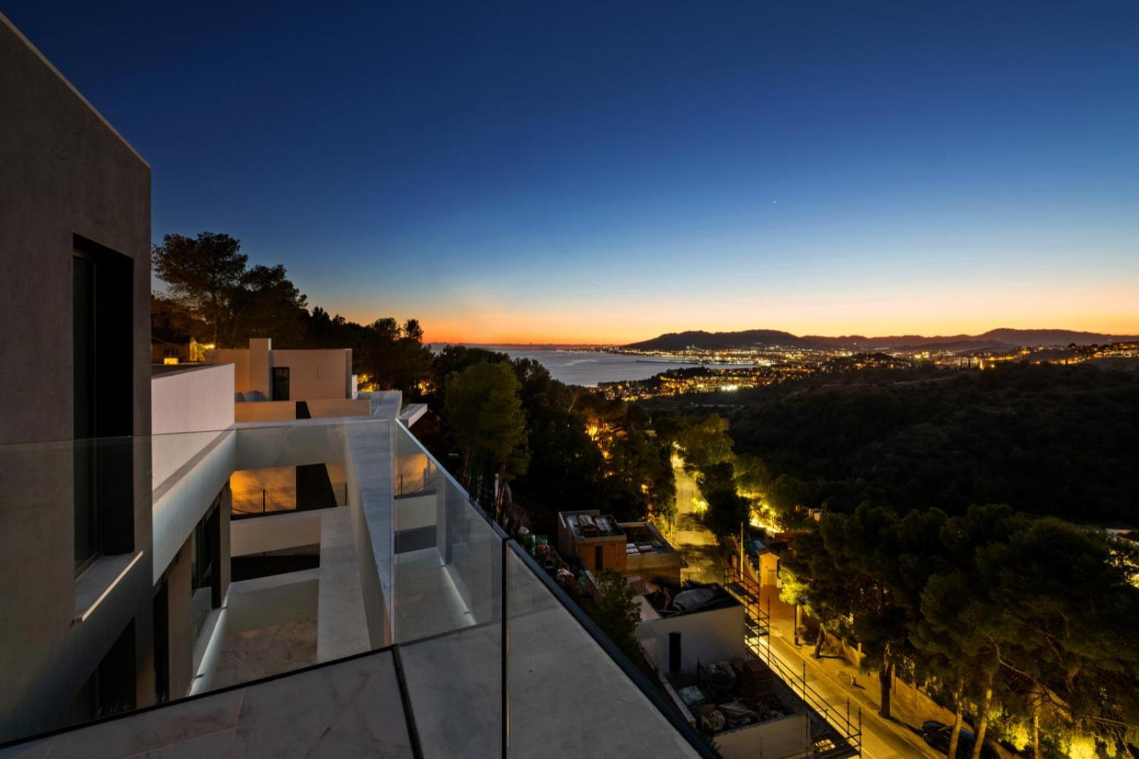 Pinares De San Anton - Sea, City, Mountain Views, Close To Beach, Bbq