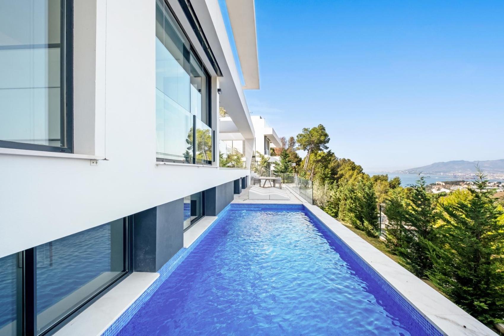 Villa Pinares De San Anton - Sea, City, Mountain Views, Close To Beach, Bbq
