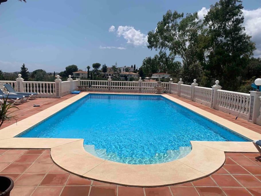 Villa Casa Hermosa Mijas- 7 Bedroom Villa-sleeps 14 *